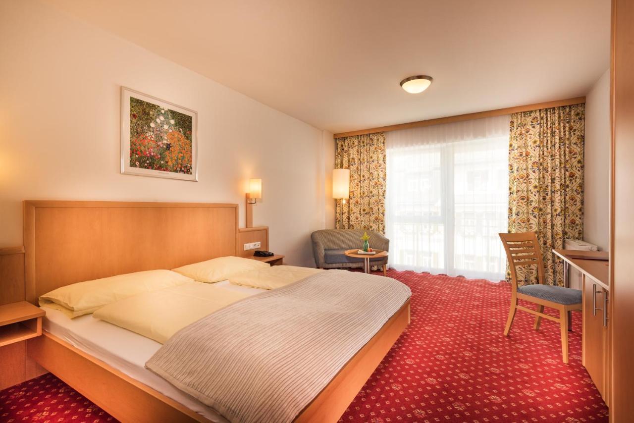 Thermenappartements Kurparkhotel Bad Hofgastein Bagian luar foto